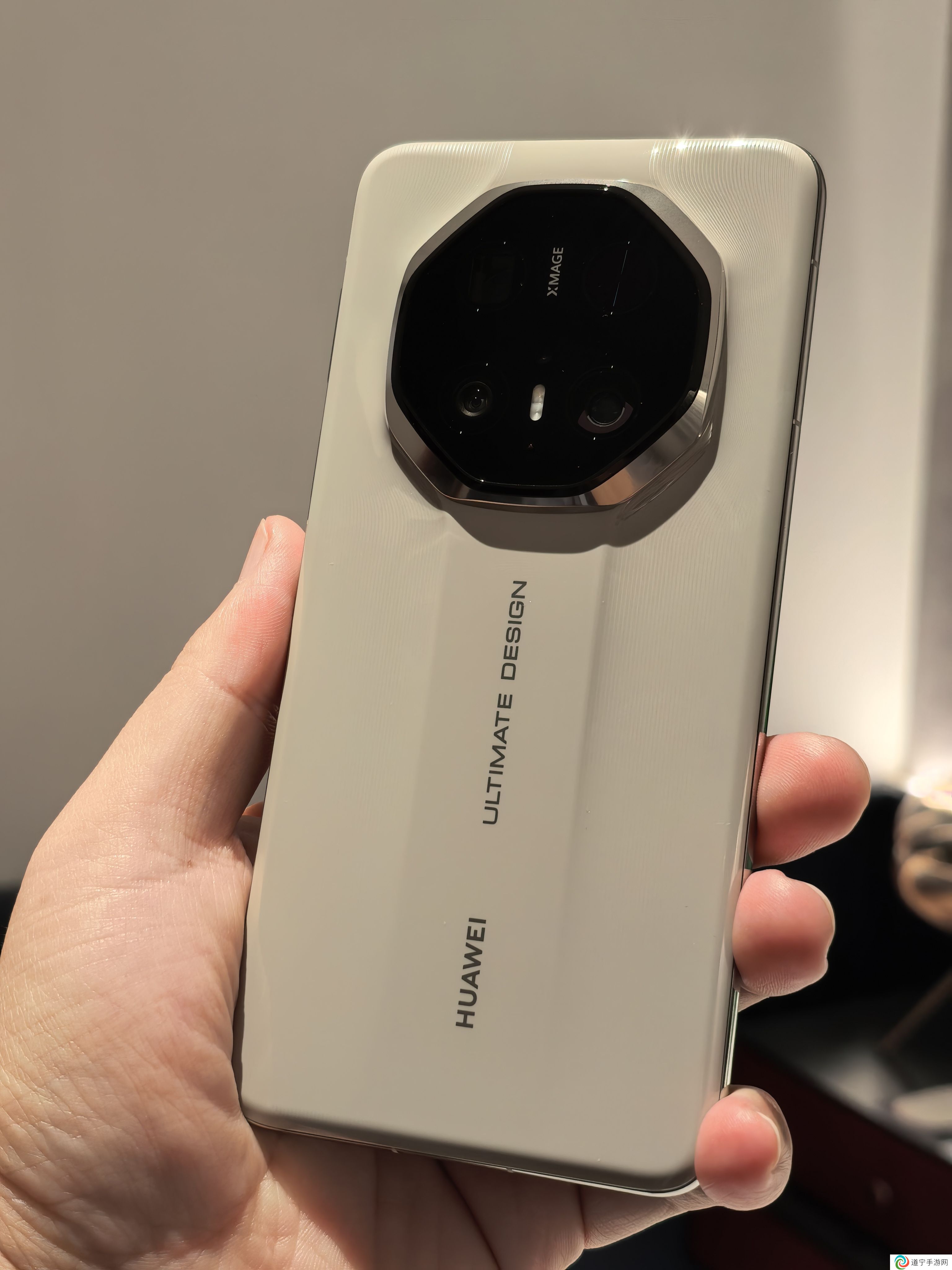 【IT之家實(shí)拍】華為 Mate70 RS 非凡大師、Mate70 Pro+：史上最強(qiáng)大 Mate