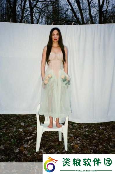河南婦女毛深深的溝