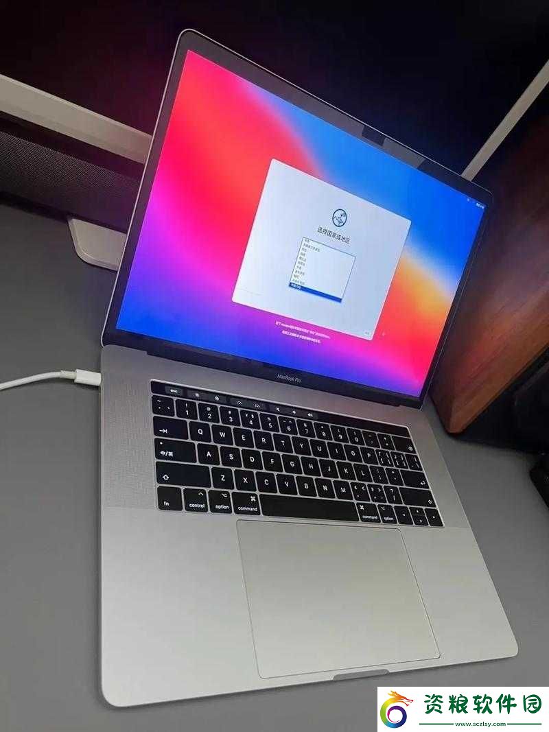 16-歲日本學(xué)生-MacBook-Pro-評(píng)測(cè)已上映